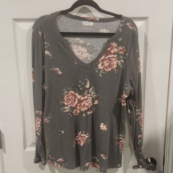 Maurices Tops - Maurices Gray Long Sleeve V-Neck Top with Pink Rose Print